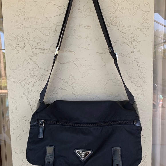 ❤️HP❤️ PRADA AUTHENTIC messenger bag - Picture 12 of 13